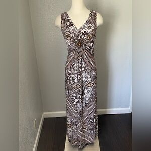 R&M Richards Black and White Sleeveless Maxi Sundress